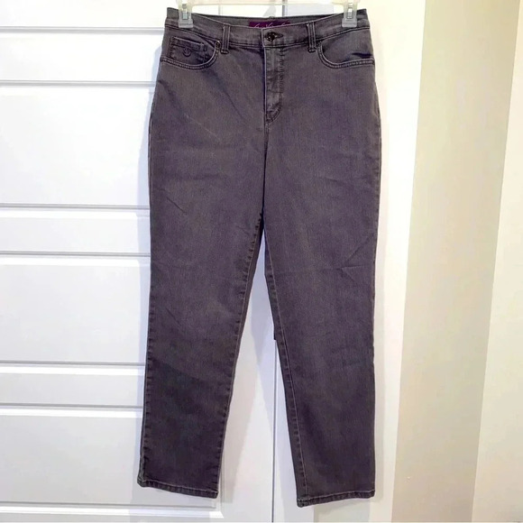 Gloria Vanderbilt Size 8 Like New Gray Jeans Amanda With Stretch - Picture 1 of 9